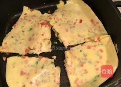 火腿肠葱花鸡蛋饼的做法图解9