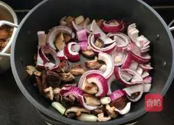 Illustration of home braised chicken nuggets 3