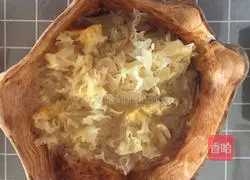 Illustration of how to make cold white fungus 2