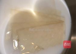 白巧仙桃奶冻的做法图解2