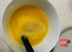 鸡蛋黄瓜卷的做法图解3