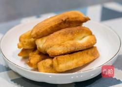 在家做个奶香味的小油条的做法图解5