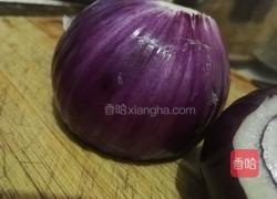 圆葱丸子的做法图解1