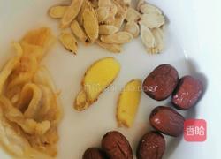 红枣花胶炖鸡汤的做法图解5