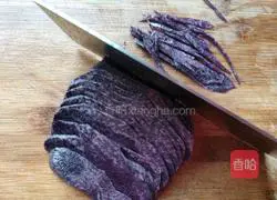 Illustration of how to make two-color shredded potatoes 4