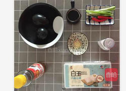 皮蛋豆腐的做法图解1