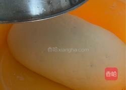 猪肉香菇包子的做法图解1