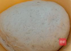 猪肉香菇包子的做法图解2