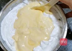 自制戚风蛋糕的做法图解13