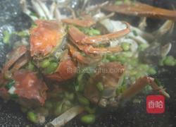毛豆炒螃蟹的做法图解12