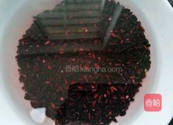 红枣黑米粥的做法图解1