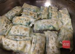 韭菜素小锅贴的做法图解5