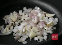 Cauliflower and Onion Soup Illustration 4