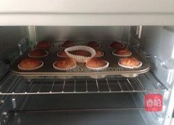 海绵杯子蛋糕的做法图解9