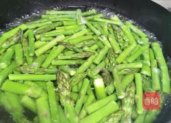 芦笋炒虾仁的做法图解3