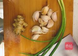 辣鲫鱼汤的做法图解1