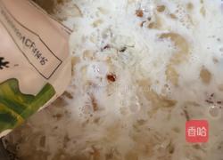 牛奶桃胶银耳羹的做法图解4