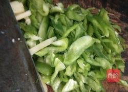 土豆炒青椒的做法图解2