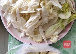 白菜炖豆腐的做法图解1