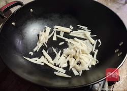 酸辣草鱼汤的做法图解6