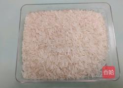 腊肠煲仔饭的做法图解1