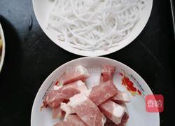 红烧肉炖粉条的做法图解1
