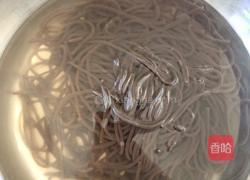 凉拌蕨根粉的做法图解4