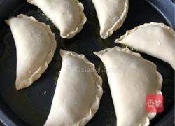 韭菜盒子的做法图解18