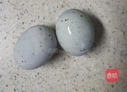 皮蛋瘦肉粥的做法图解2