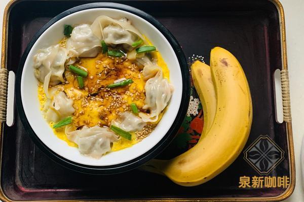 荠菜馄饨抱蛋便当