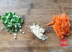 百合拌木耳的做法图解5