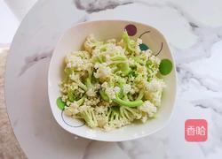 银耳炒菜花的做法图解2