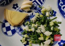 炒毛脚河虾的做法图解2