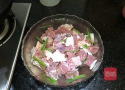 西红柿炖牛腩的做法图解1