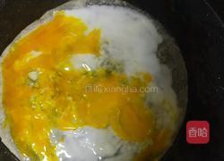 春饼裹鸡蛋的做法图解3