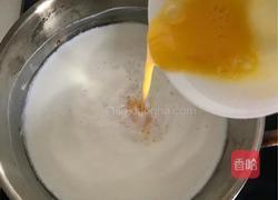 牛奶鸡蛋醪糟的做法图解2