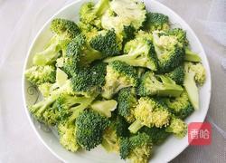 西兰花木耳炒火腿的做法图解1