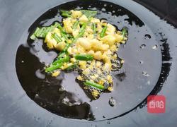 西兰花木耳炒火腿的做法图解4