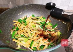 蒜苗炒香干的做法图解11