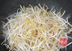 清炒豆芽便当的做法图解3