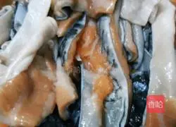 Illustration of how to make fish skin porridge 4