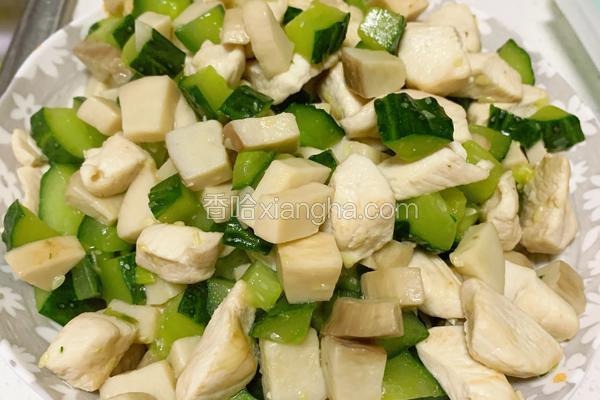 减脂鸡胸黄瓜杏鲍菇丁