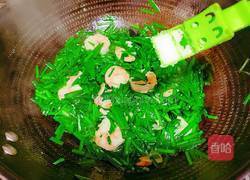 韭菜炒南美白对虾的做法图解14