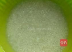 腊肠煲仔饭的做法图解1