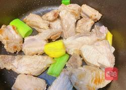 排骨山药胡萝卜汤的做法图解5