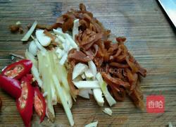 萝卜干蒸沙尖鱼的做法图解2