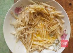 土豆鸡蛋饼的做法图解1