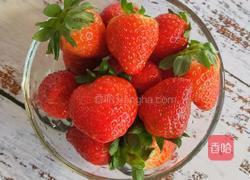 炼奶草莓冰淇淋的做法图解1