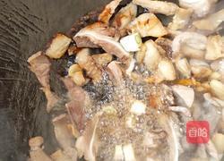 酸菜猪肉炖粉条的做法图解4