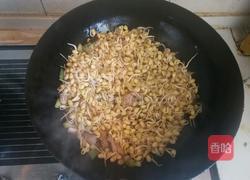 豆芽炒肉的做法图解5